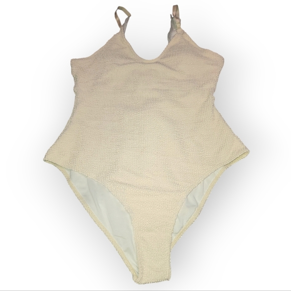 High Waisted Ribbed Swimsuit - Picture 2 of 5